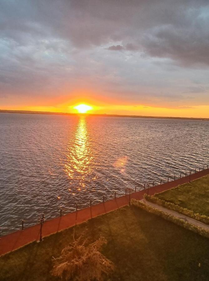 מאמאיה Deluxe Lake View מראה חיצוני תמונה